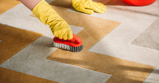 Cat de des ar trebui spalate covoarele din casa?