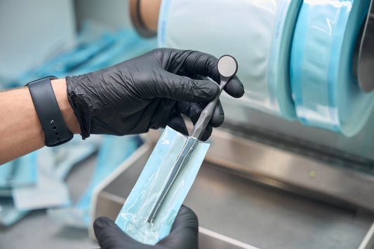 Dezinfectare oglindă dentară: metoda corectă pentru a evita zgârierea și contaminarea