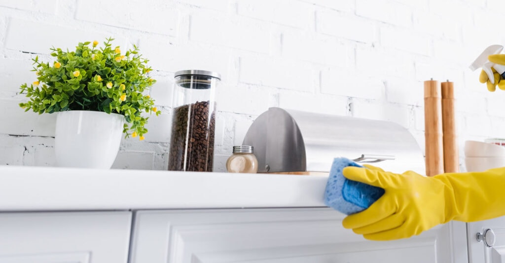 curatare geamuri - Cum să cureți rapid casa, curățare geamuri: 15 sfaturi care îți vor face munca mai ușoară