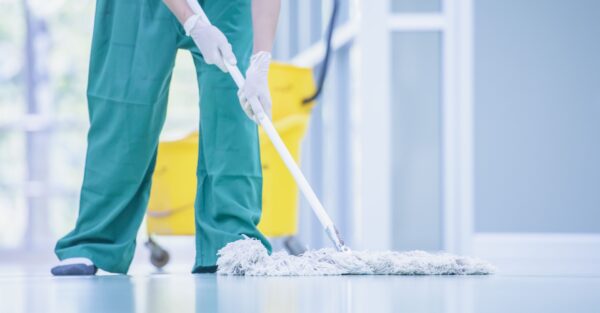 Dezinfectarea suprafetelor din spitale cu dezinfectanti eficienti